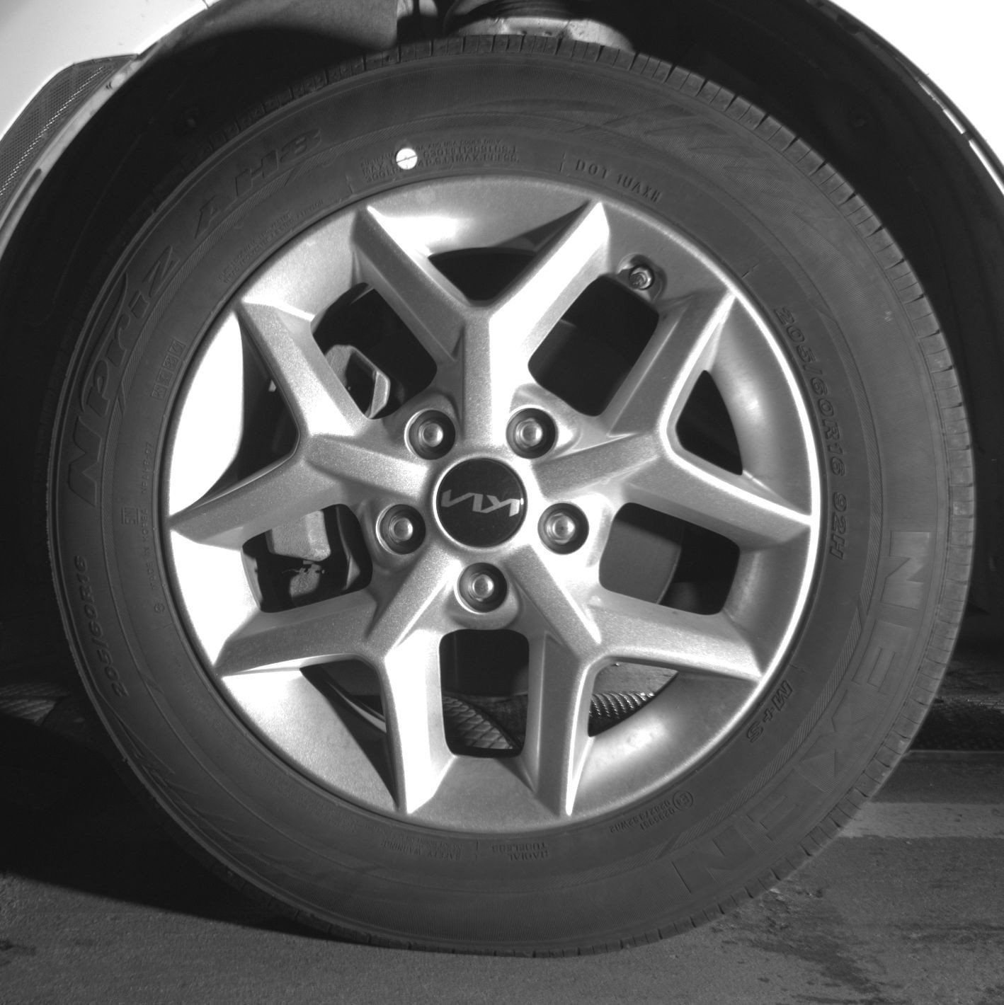 Used 2025 Nissan Altima 2.5 SV FWD image 14
