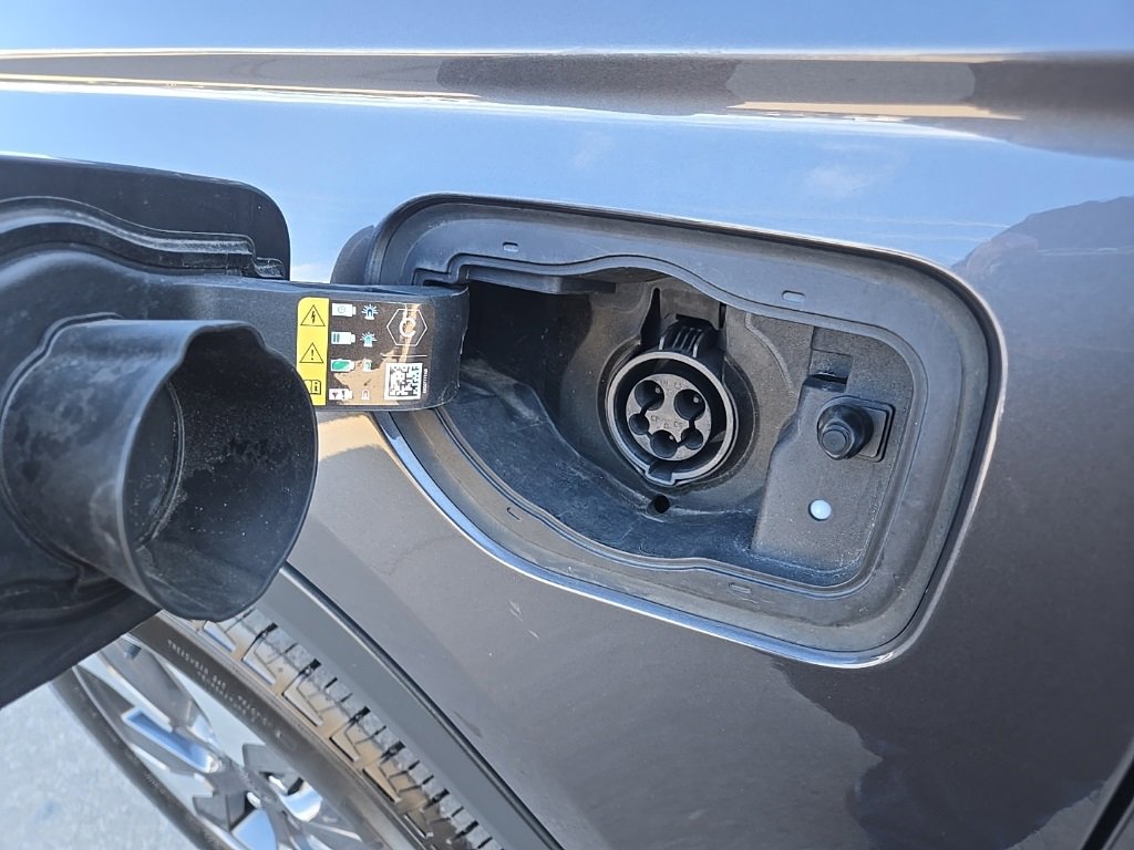 Used 2022 Jeep Grand Cherokee Limited 4xe w/ Luxury Tech Group II image 19