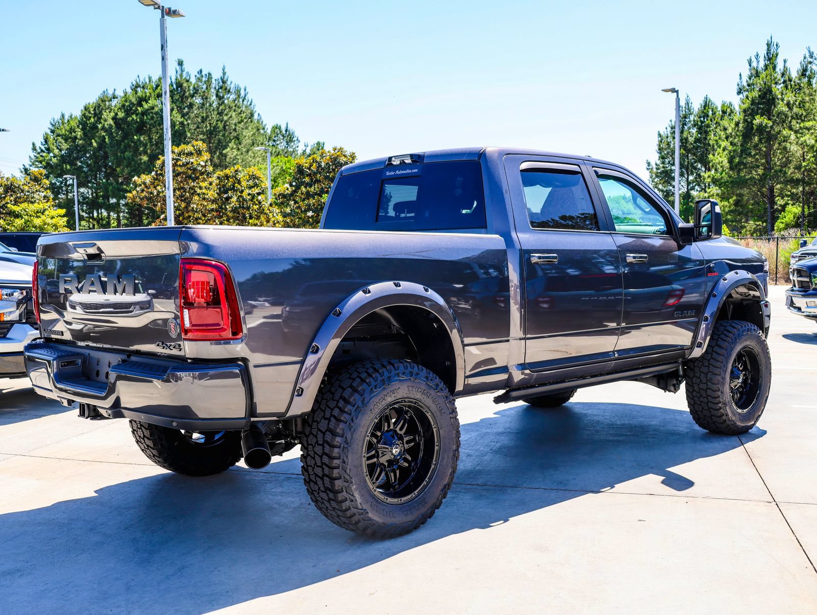 New 2026 RAM 2500 Laramie AWD/4WD image 12