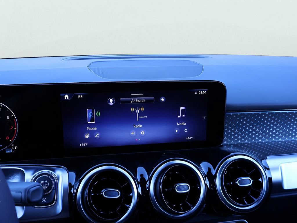 New 2026 Mercedes-Benz GLB 250 4MATIC image 23