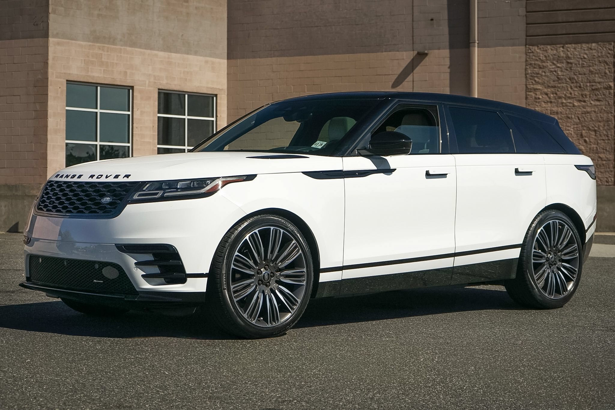 Used 2023 Land Rover Range Rover Velar R-Dynamic S AWD/4WD image 2