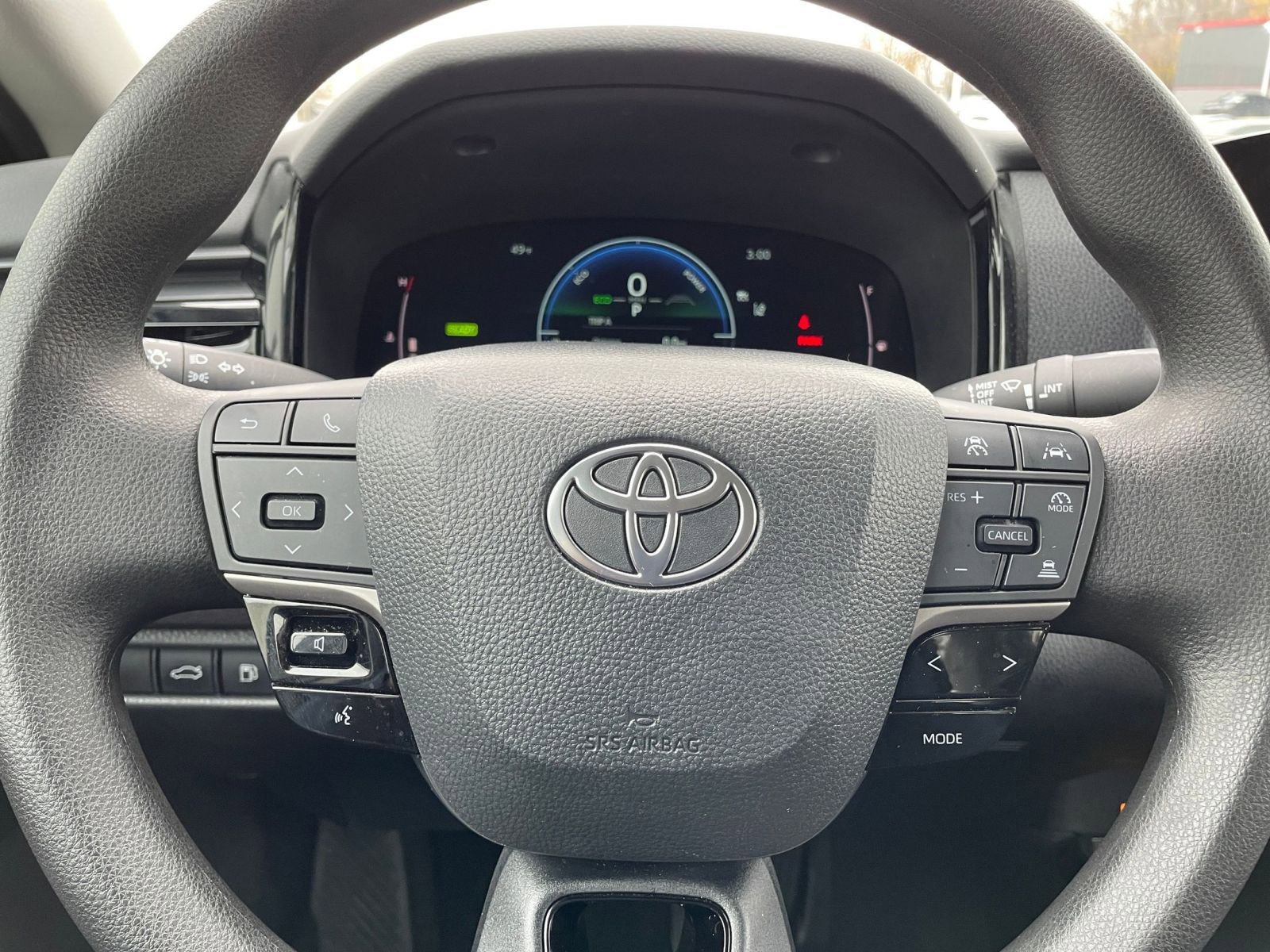 Used 2025 Toyota Camry LE image 27