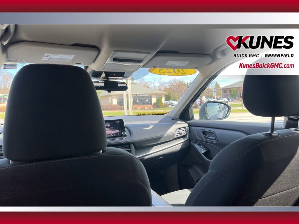 Used 2024 Nissan Rogue S image 34