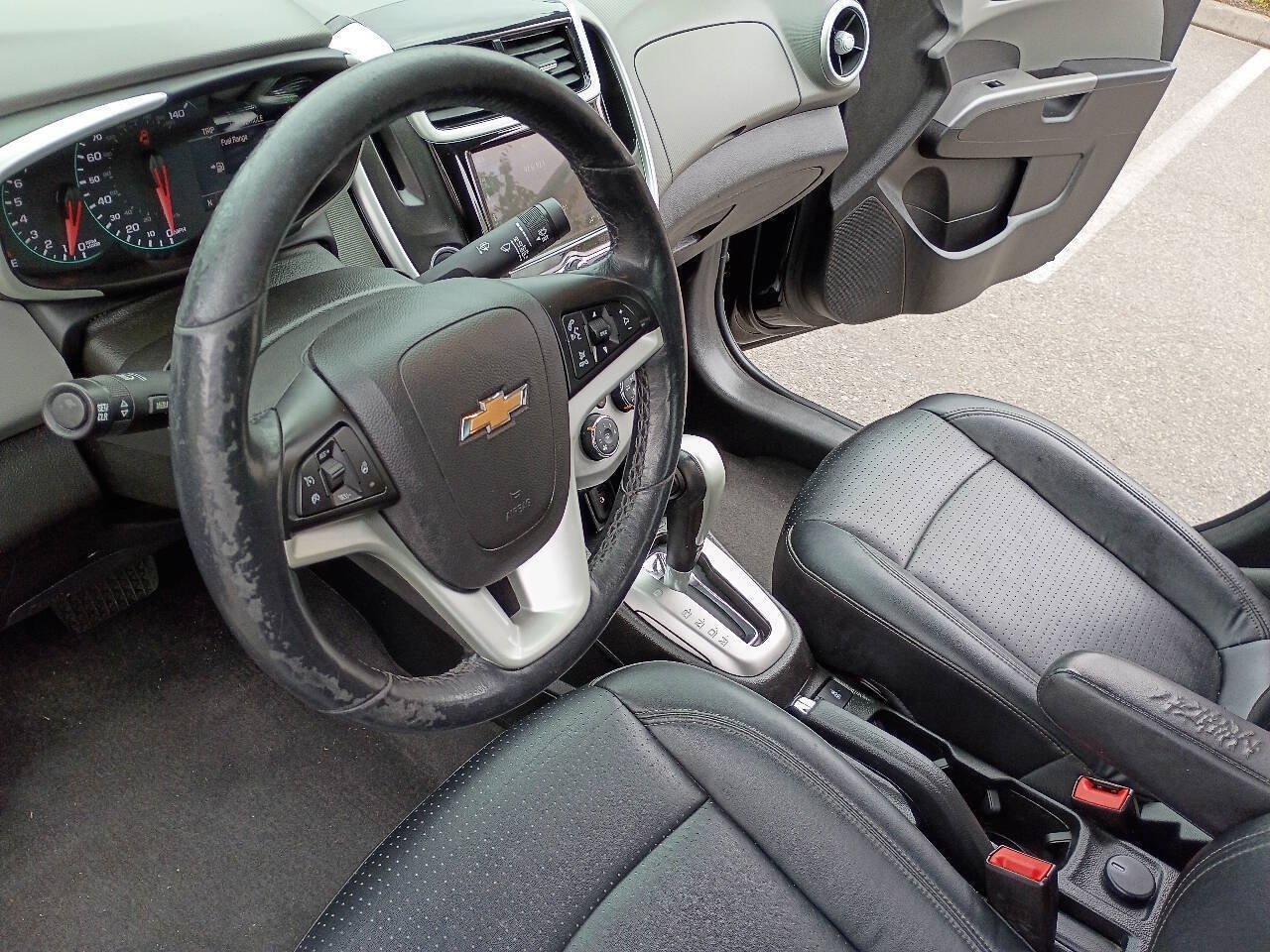 Used 2018 Chevrolet Sonic Premier FWD image 12