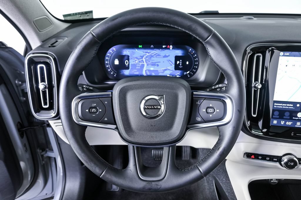 Certified 2026 Volvo XC40 B5 Plus AWD/4WD image 10