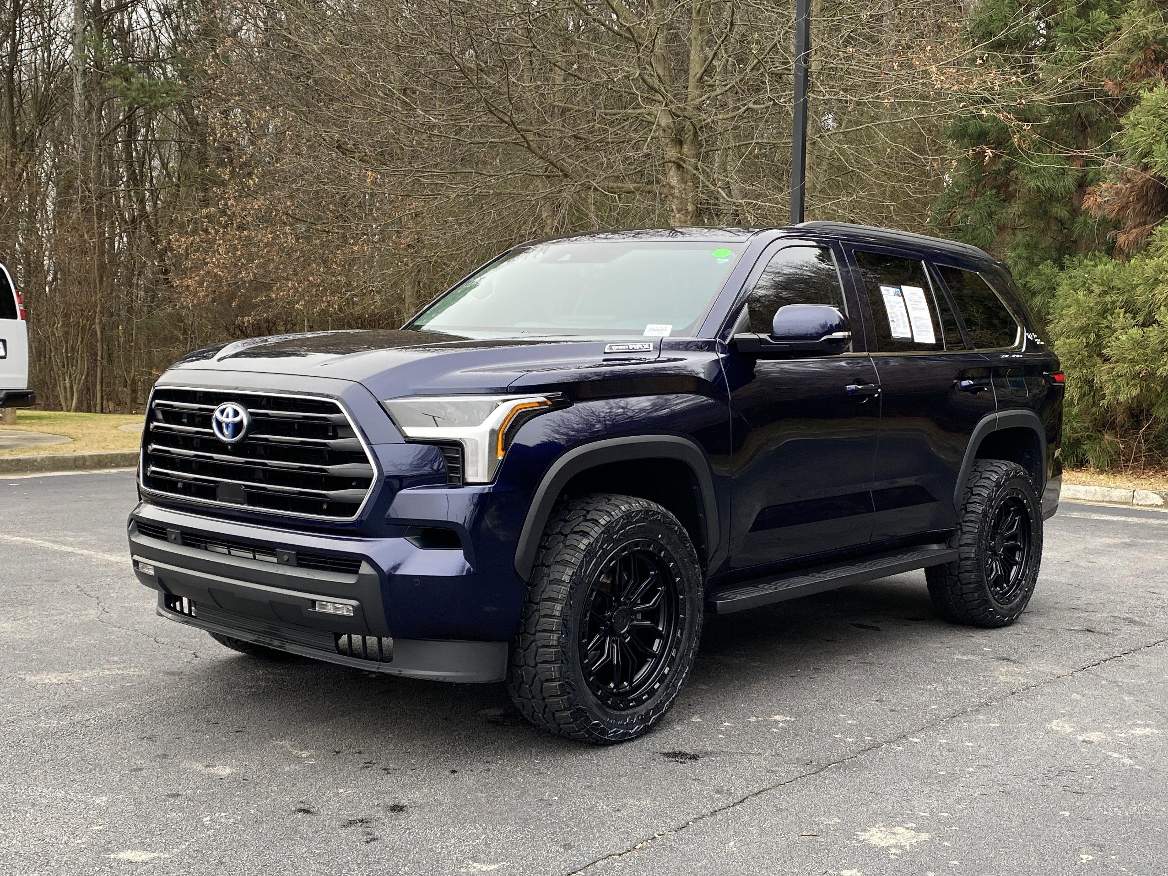 Used 2024 Toyota Sequoia SR5 w/ SR5 Premium Package AWD/4WD image 5