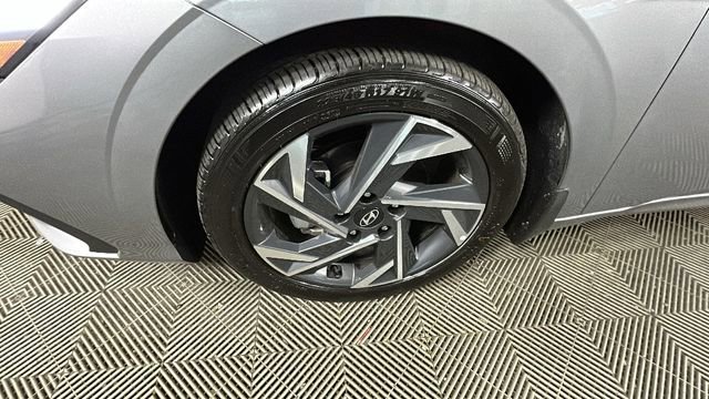 Certified 2025 Hyundai Elantra Sport FWD image 10