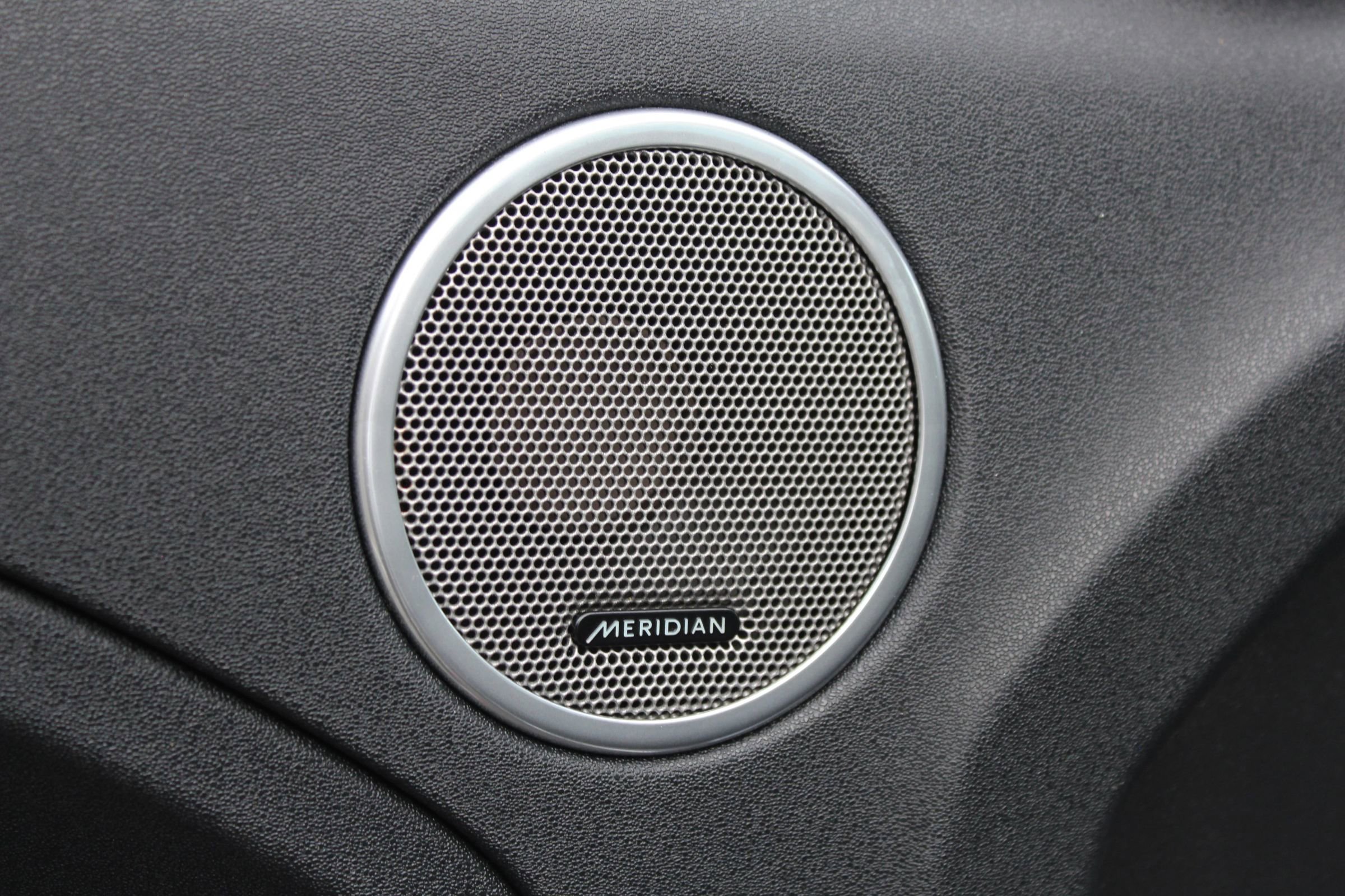 Used 2015 Land Rover Range Rover Evoque Pure Plus image 24