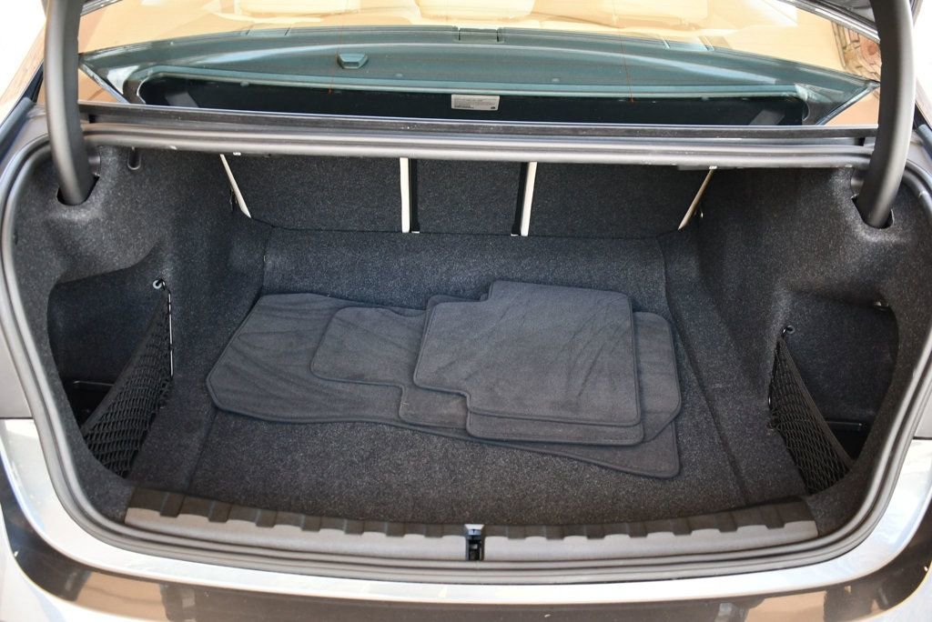 Used 2020 BMW 330i Sedan w/ Premium Package image 16