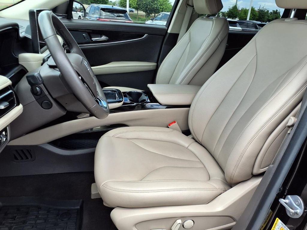 Used 2023 Lincoln Nautilus FWD w/ Premium Package image 23