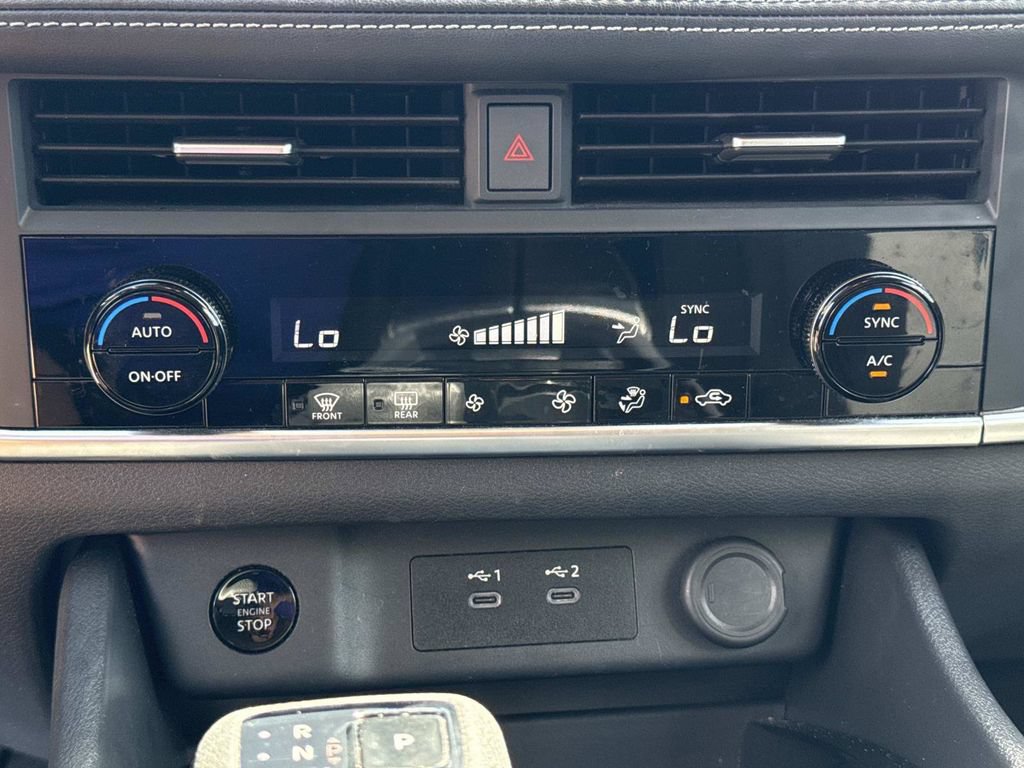 Certified 2024 Nissan Rogue SV FWD image 26