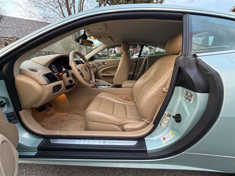 Used 2008 Jaguar XK Coupe image 22