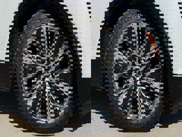 New 2026 Cadillac Lyriq Signature Luxury image 28