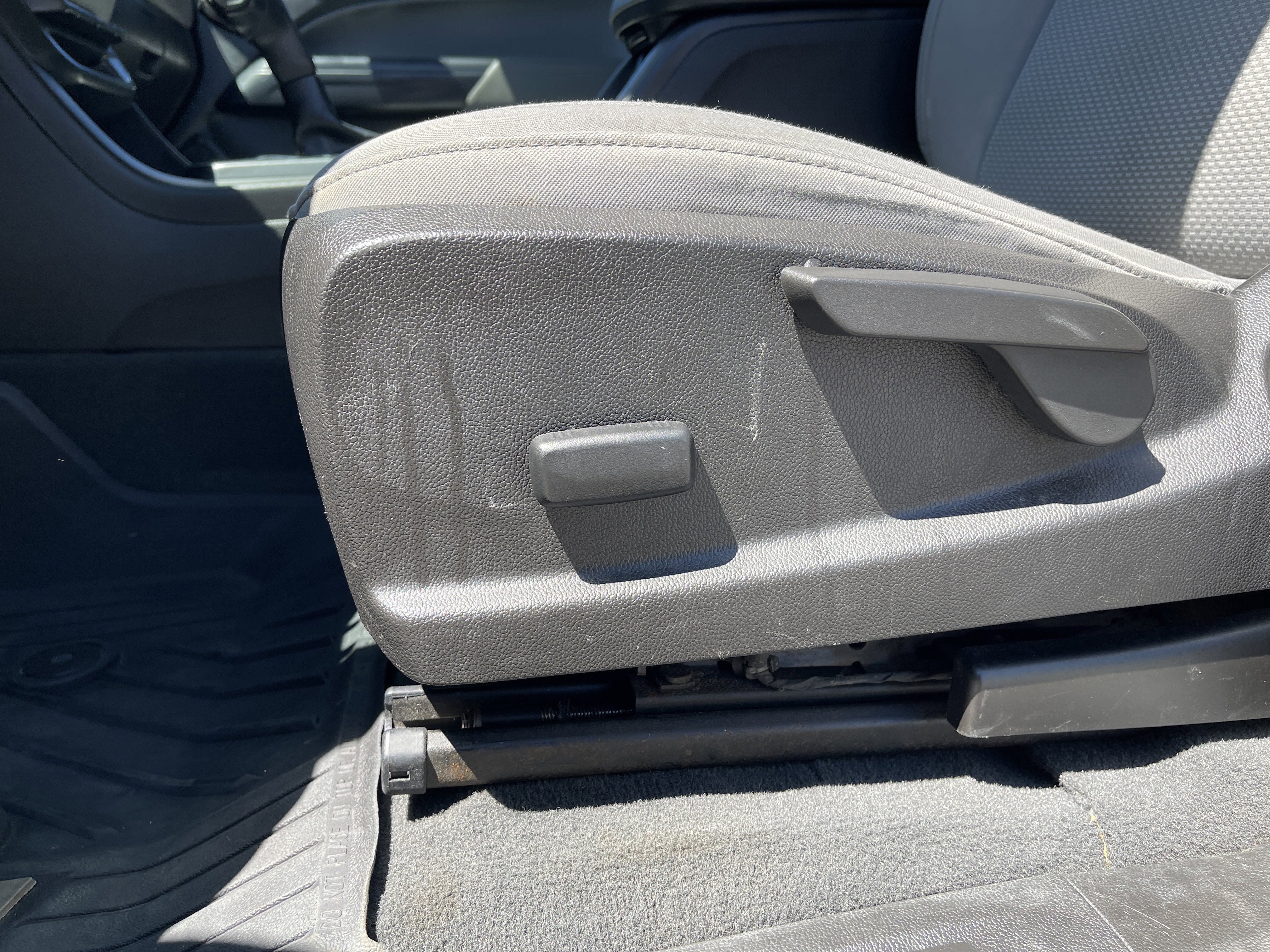 Used 2019 Chevrolet Colorado W/T w/ WT Convenience Package AWD/4WD image 13