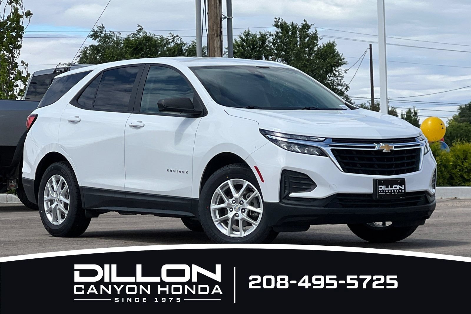Used 2022 Chevrolet Equinox LS w/ LS Convenience Package AWD/4WD image 2
