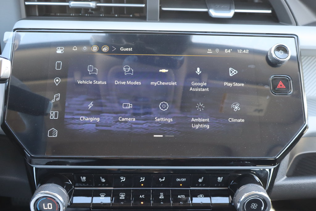 New 2027 Chevrolet Bolt RS w/ Super Cruise Package FWD image 10