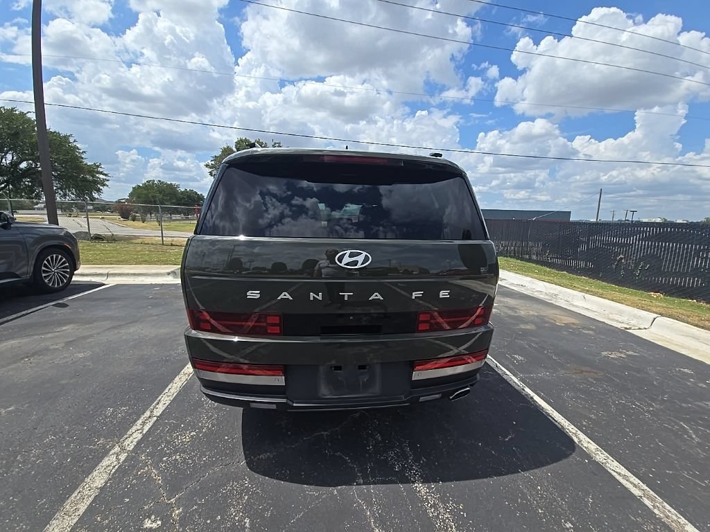 Used 2024 Hyundai Santa Fe Limited FWD image 5