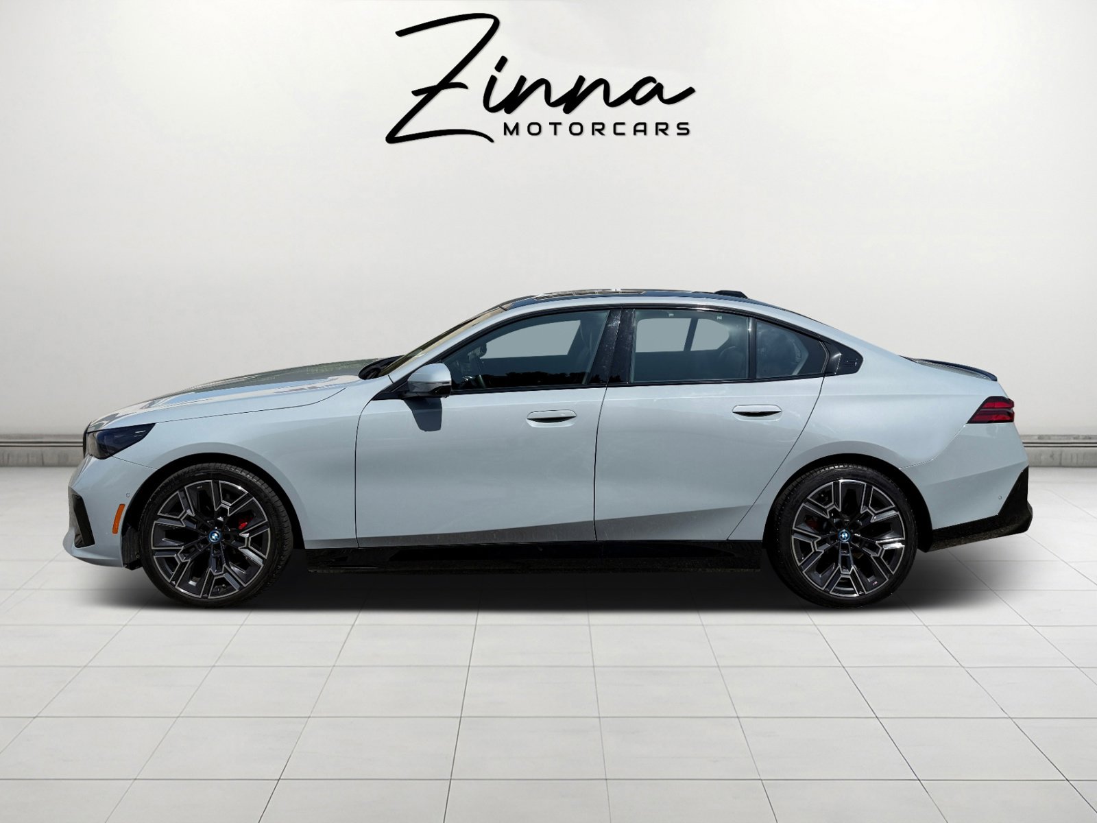 Used 2024 BMW i5 eDrive40i w/ Executive Package image 5