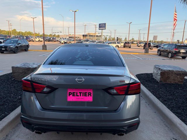 Used 2024 Nissan Altima 2.5 SR w/ SR Premium Package FWD image 16