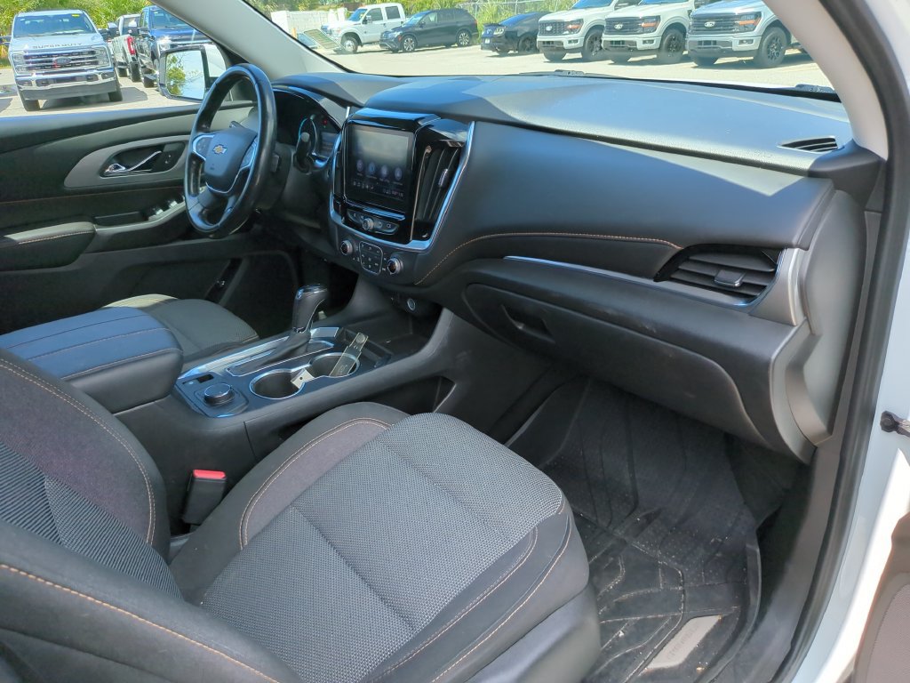 Used 2020 Chevrolet Traverse LT FWD image 14
