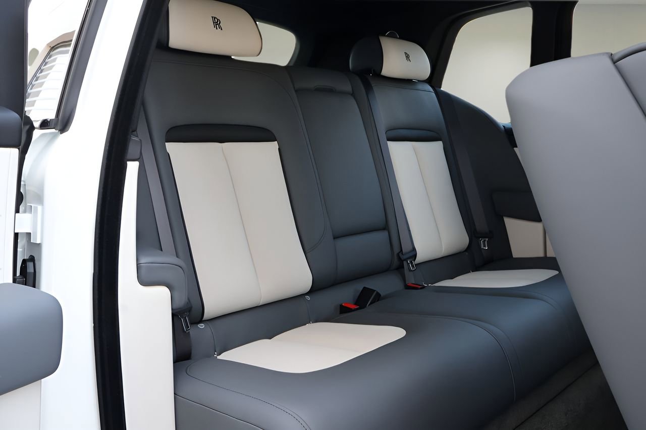 New 2026 Rolls-Royce Cullinan image 24