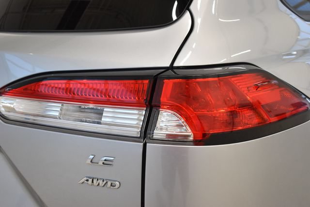 Used 2024 Toyota Corolla Cross LE AWD/4WD image 12