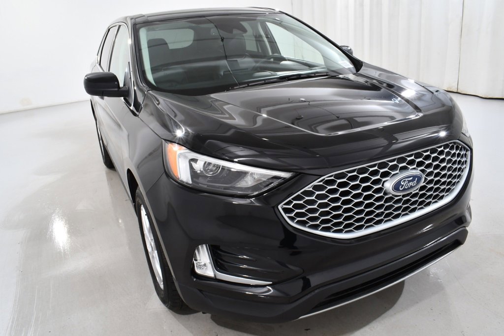 Used 2023 Ford Edge SEL w/ Convenience Package image 4