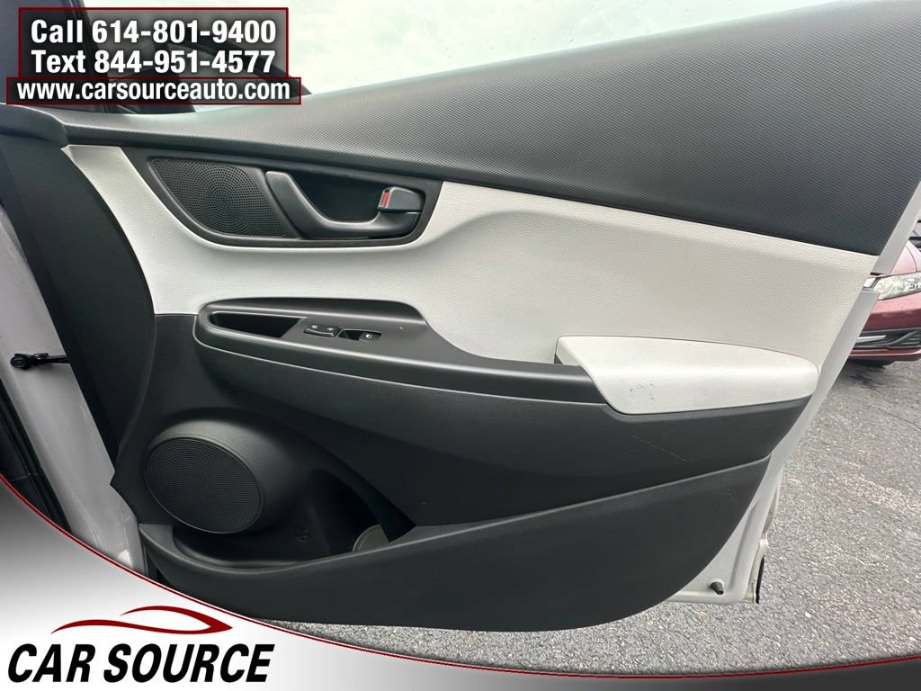 Used 2023 Hyundai Kona SE AWD/4WD image 29