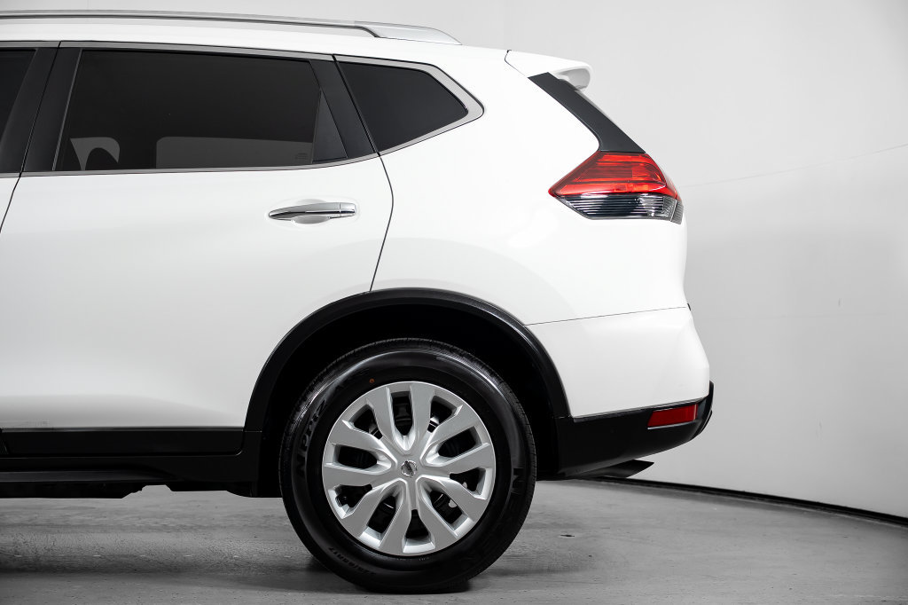 Used 2017 Nissan Rogue S w/ S Appearance Package FWD image 15