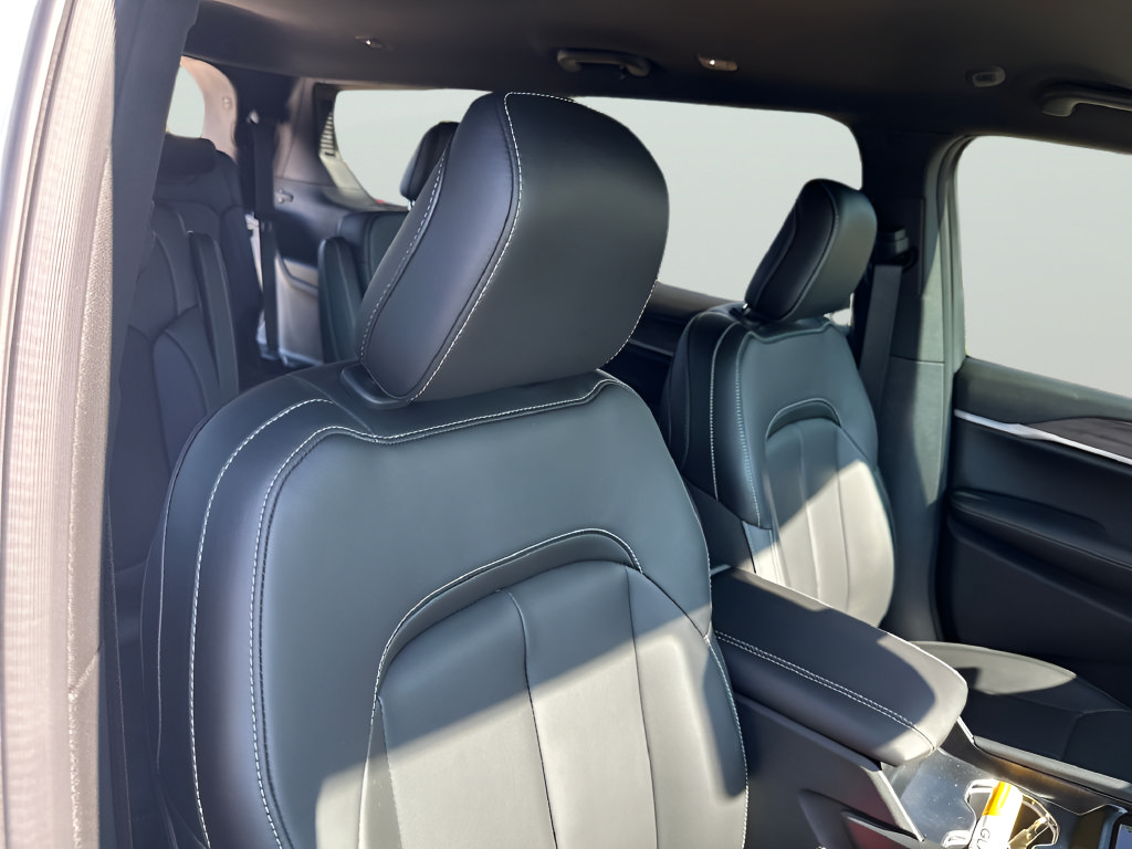 New 2026 Jeep Grand Cherokee L Limited AWD/4WD image 38