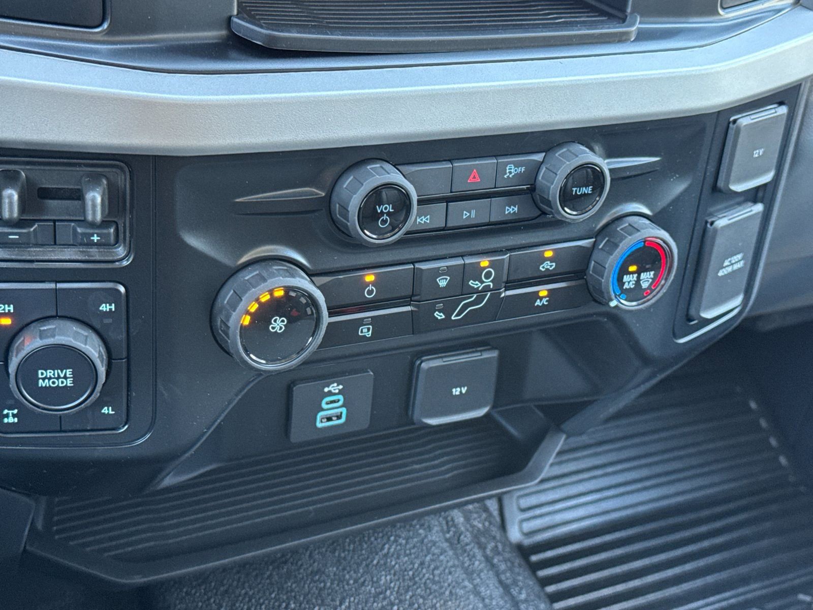 New 2026 Ford F250 XL w/ FX4 Off-Road Package image 20