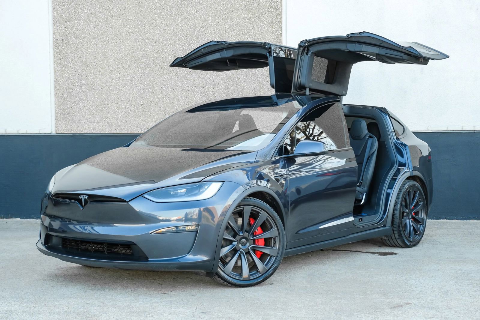 Used 2023 Tesla Model X Plaid image 2