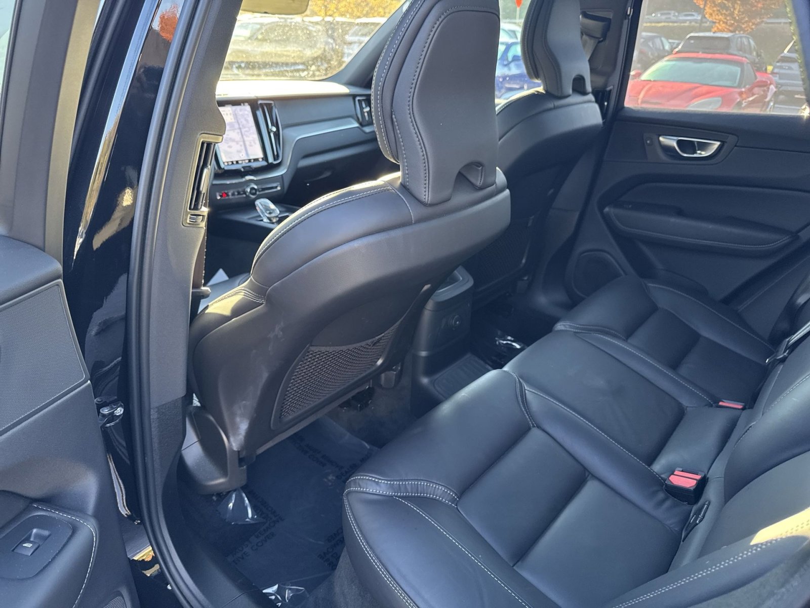 Used 2024 Volvo XC60 T8 Ultimate w/ Protection Package Premier image 25