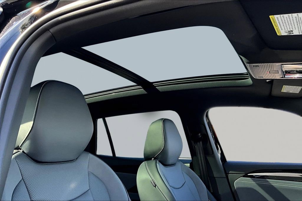 New 2026 Volkswagen Tiguan SE R-Line image 26