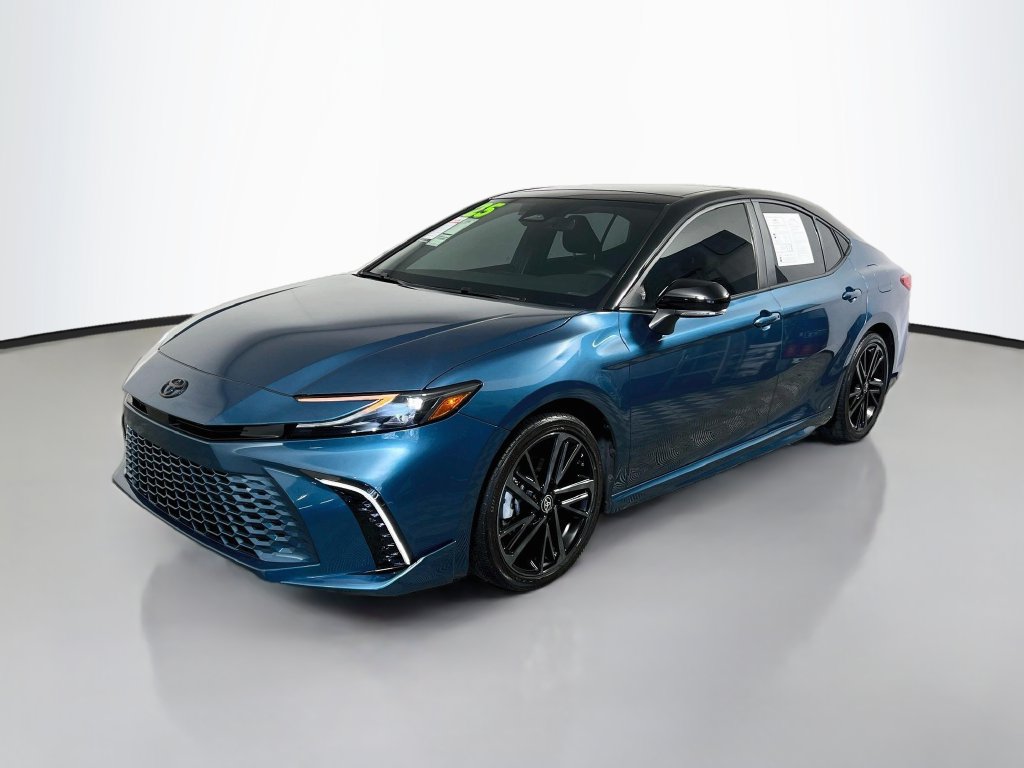 Used 2025 Toyota Camry XSE FWD image 7