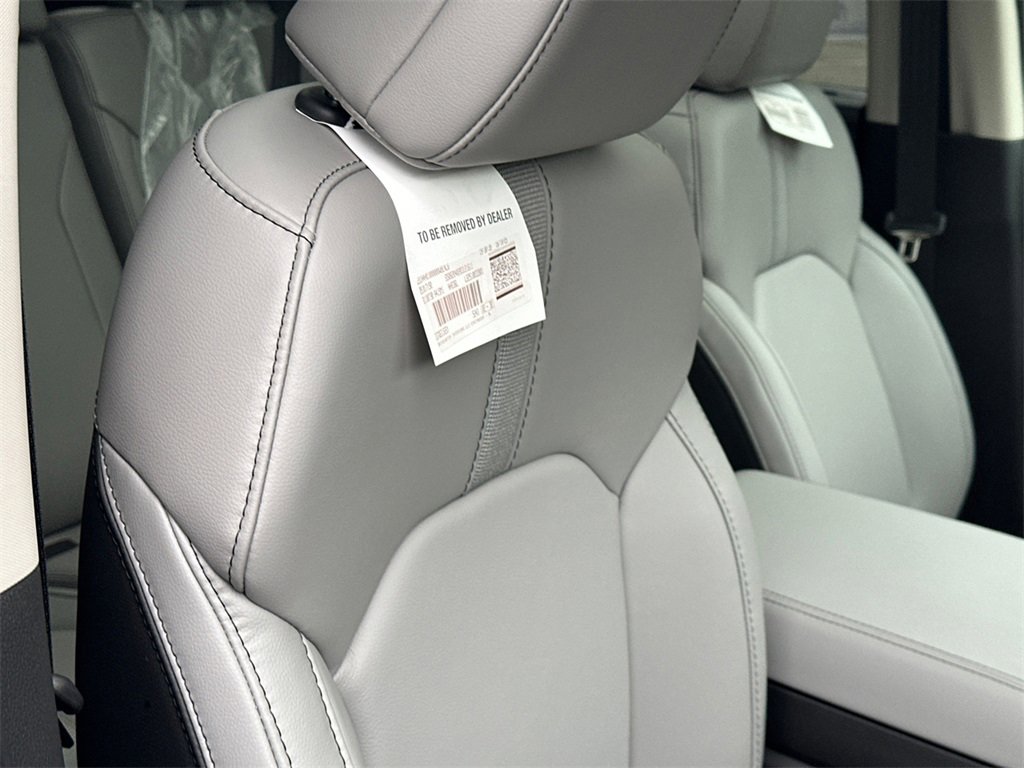 New 2025 Honda Pilot Touring image 10