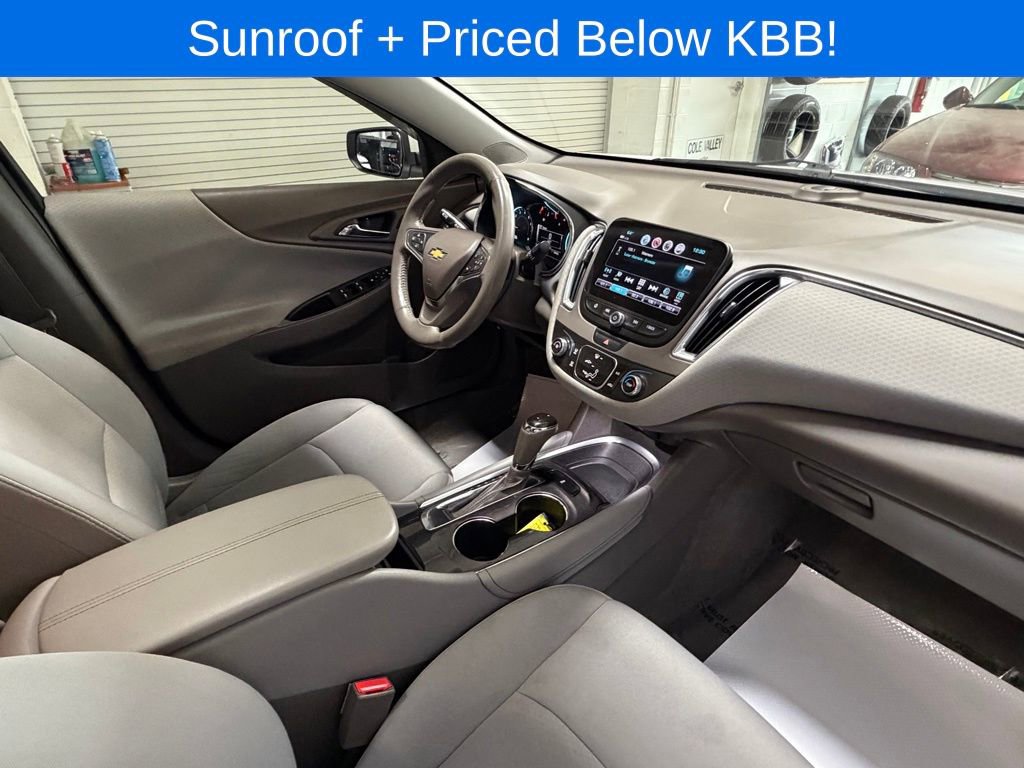 Used 2017 Chevrolet Malibu LT image 25
