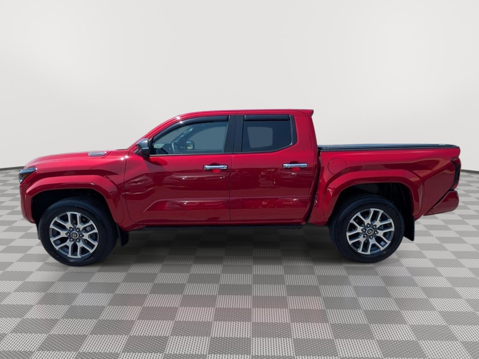 Used 2025 Toyota Tacoma Limited AWD/4WD image 2