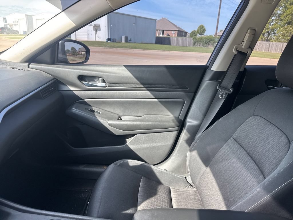 Used 2022 Nissan Altima 2.5 S FWD image 11