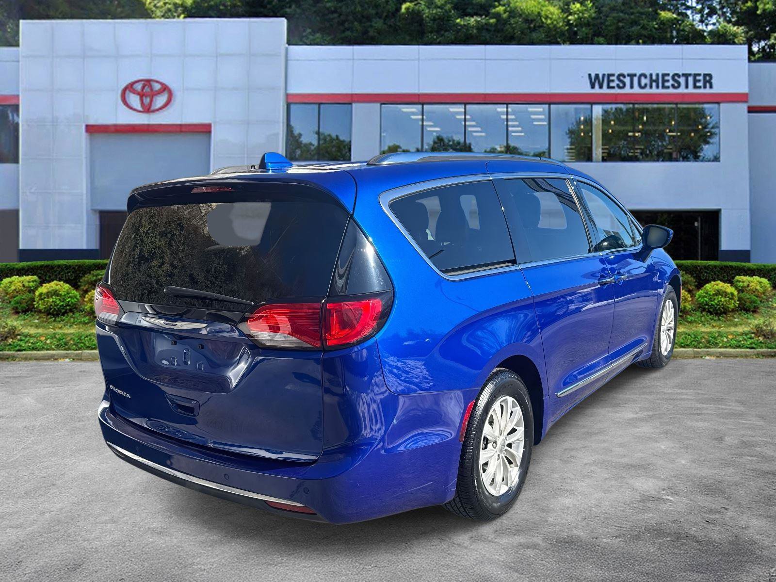 Used 2019 Chrysler Pacifica Touring-L image 7