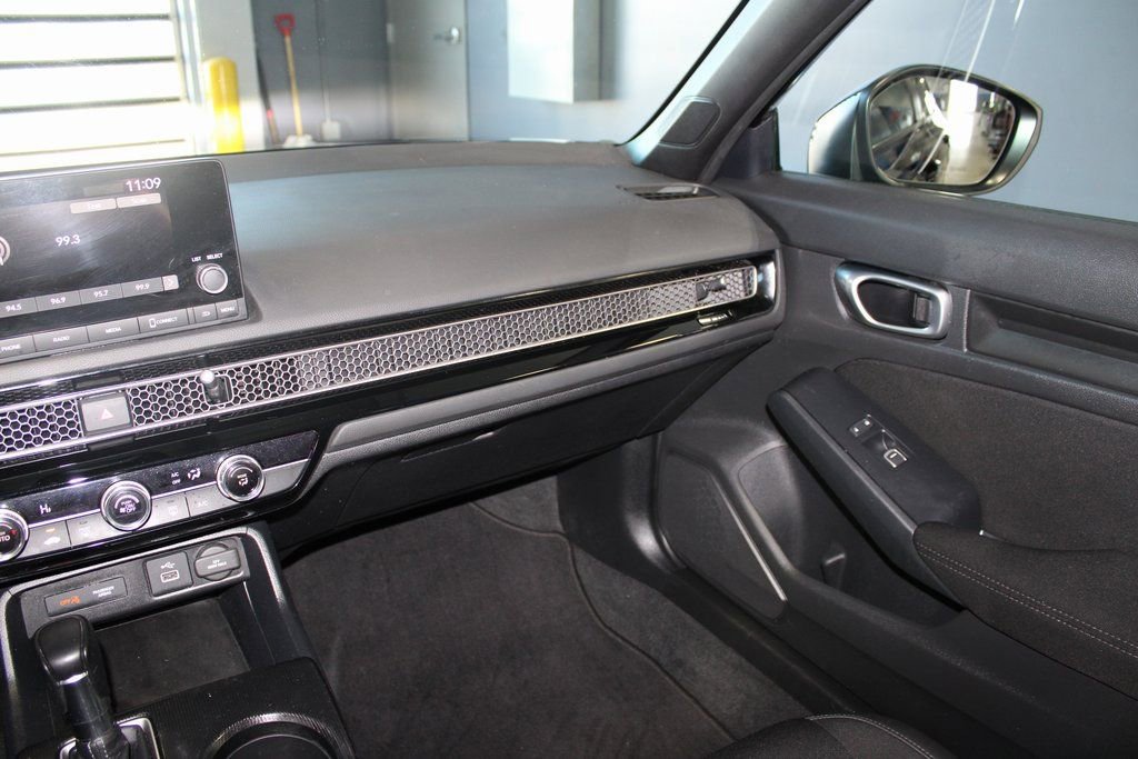 Used 2023 Honda Civic Sport image 23