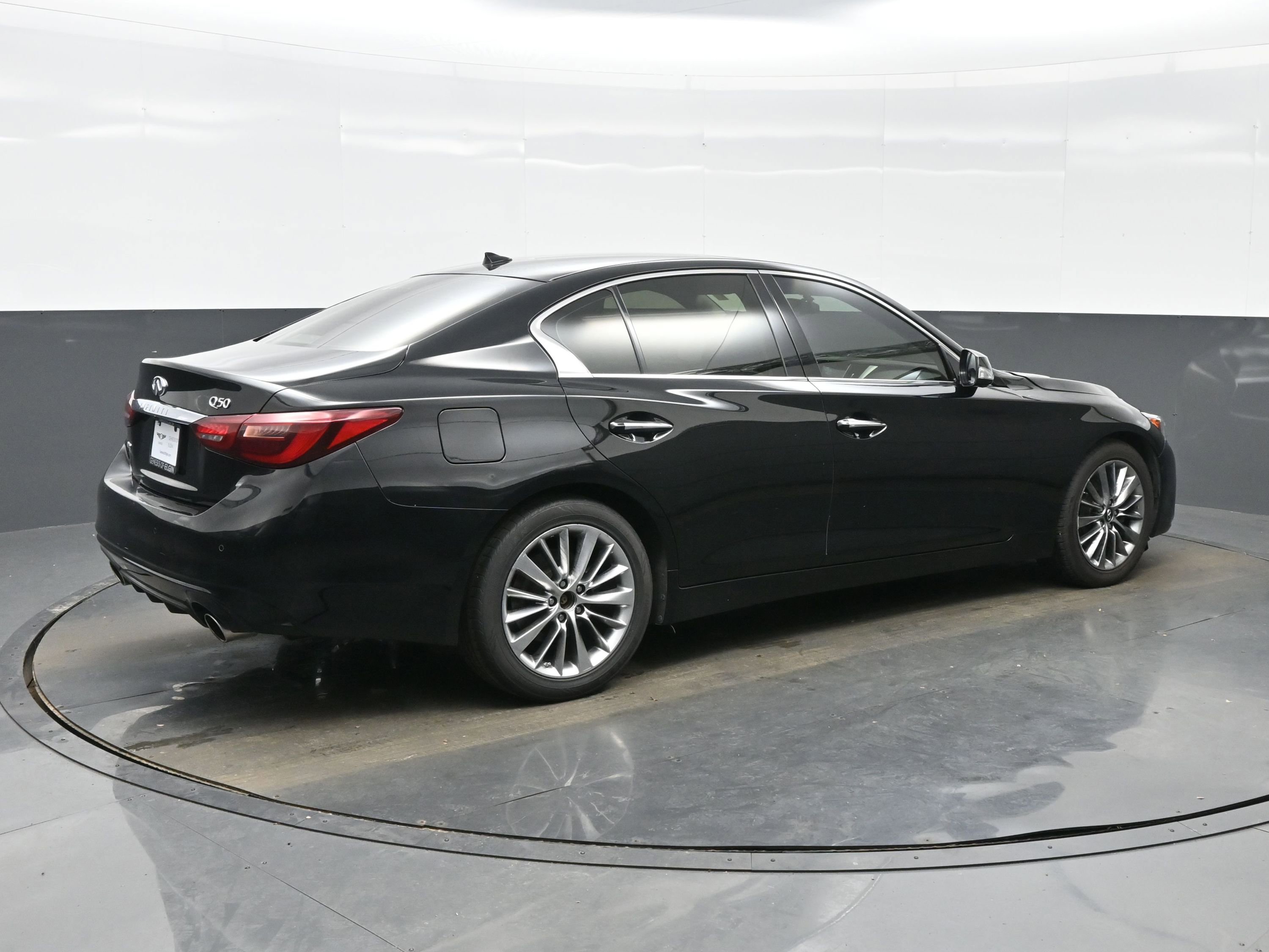 Used 2021 INFINITI Q50 Luxe image 6