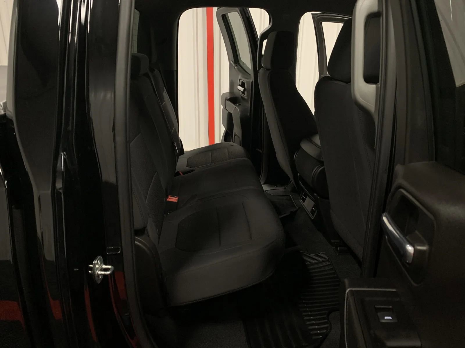 Used 2020 Chevrolet Silverado 1500 Custom w/ Custom Value Package image 43