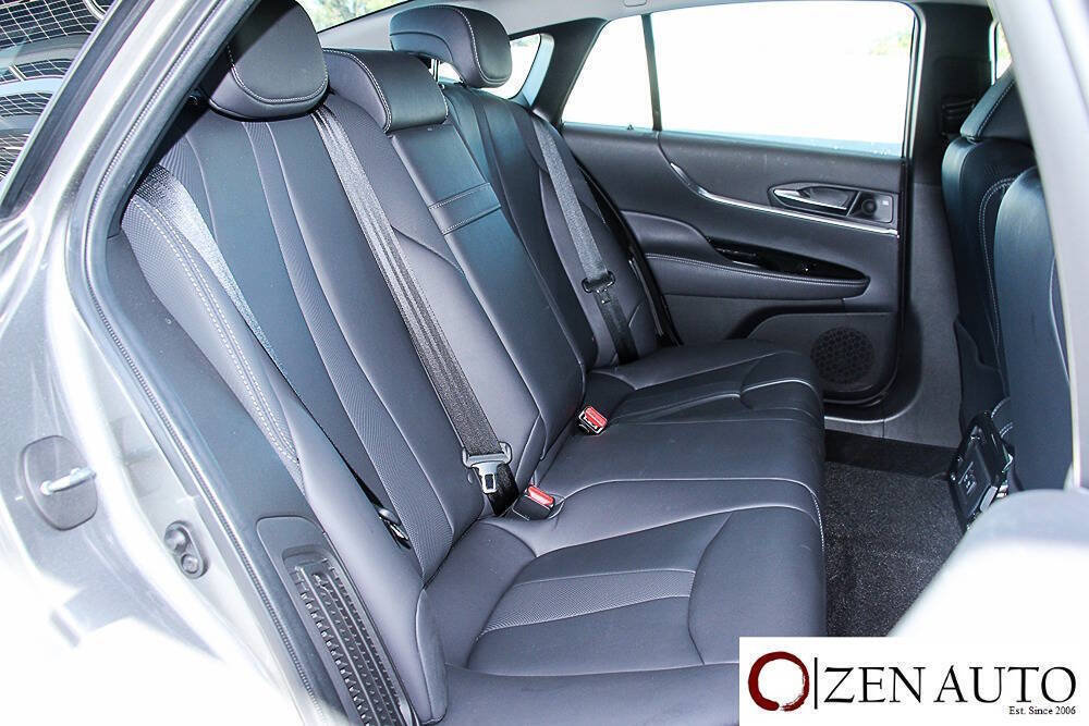 Used 2022 Toyota Mirai w/ Advanced Technology Package RWD image 31