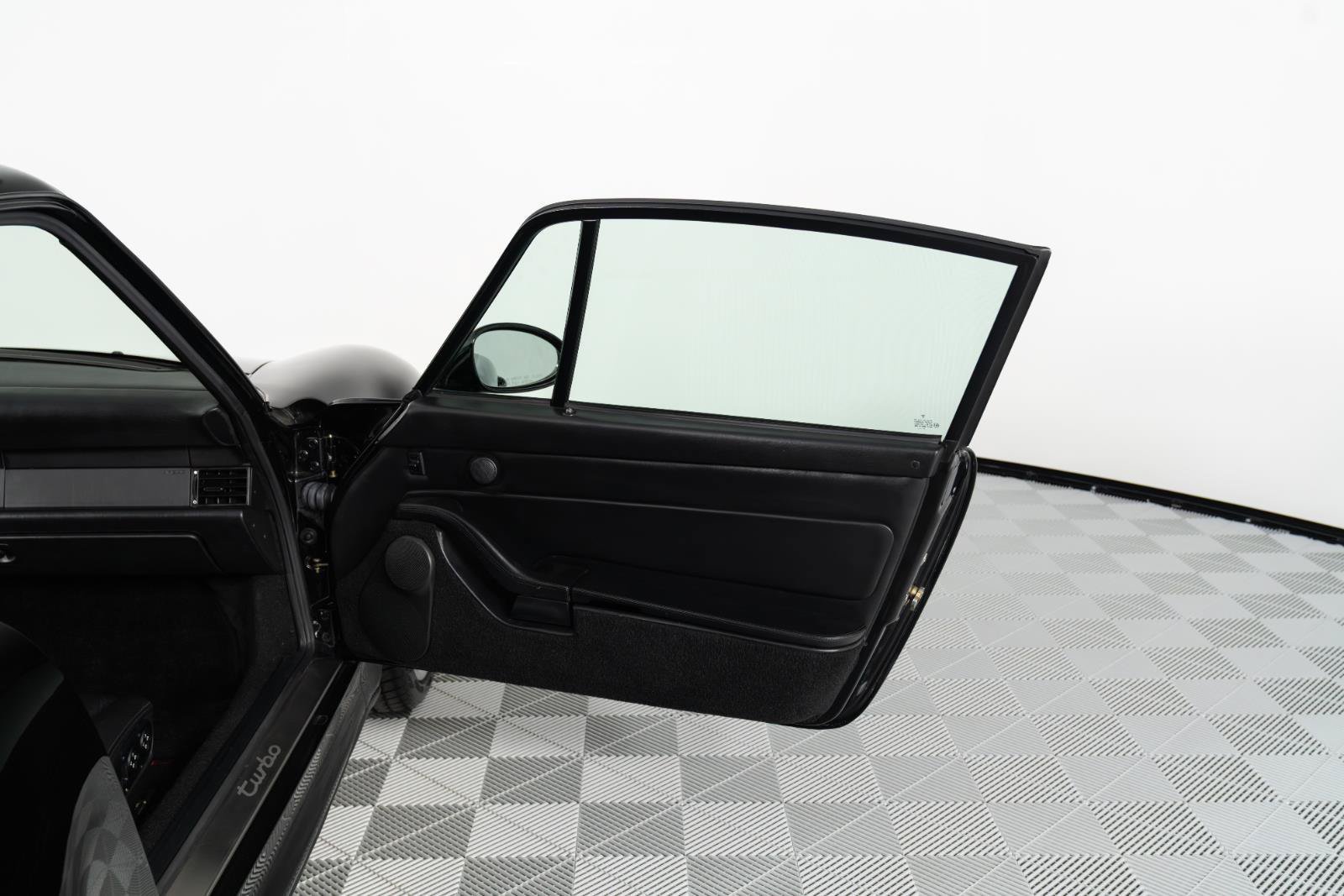 Used 1996 Porsche 911 Turbo RWD image 30