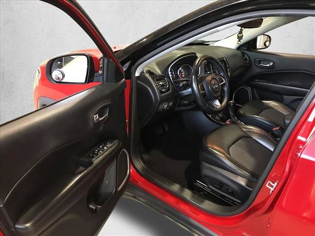 Used 2018 Jeep Compass Latitude AWD/4WD image 12