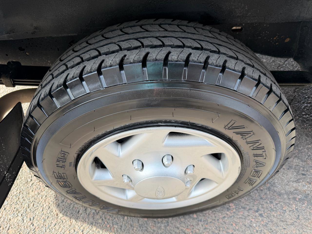 Used 2014 Ford E-150 and Econoline 150 w/ Power Group image 34