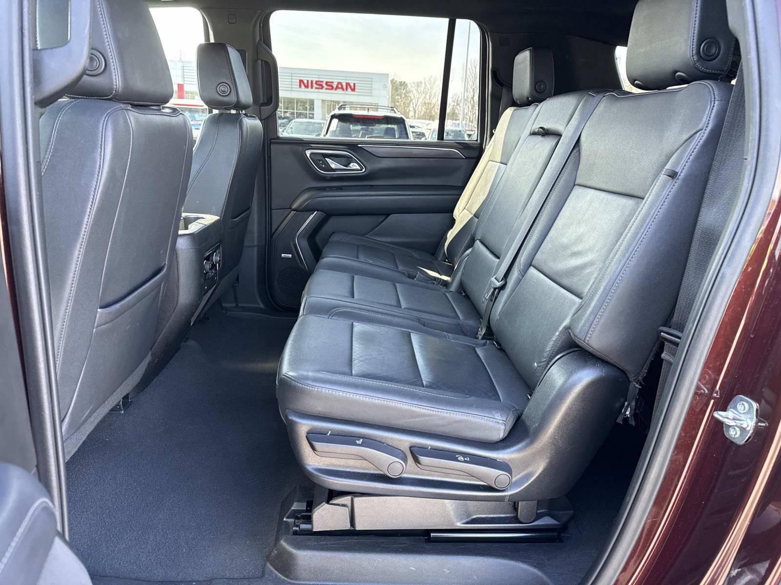 Used 2023 Chevrolet Suburban LT image 28