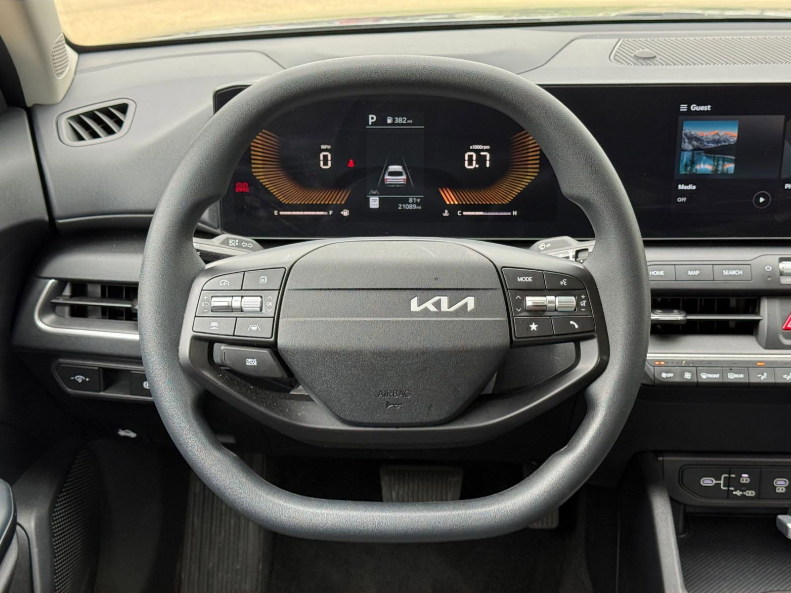 Used 2025 Kia K4 FWD image 29