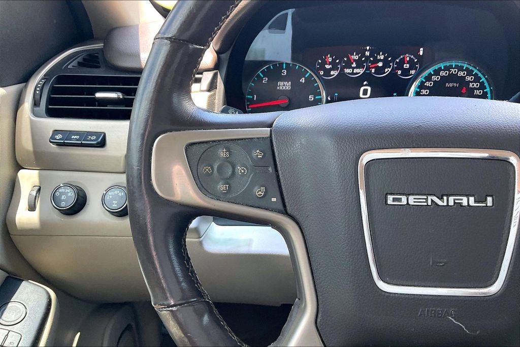 Used 2017 GMC Yukon Denali AWD/4WD image 10